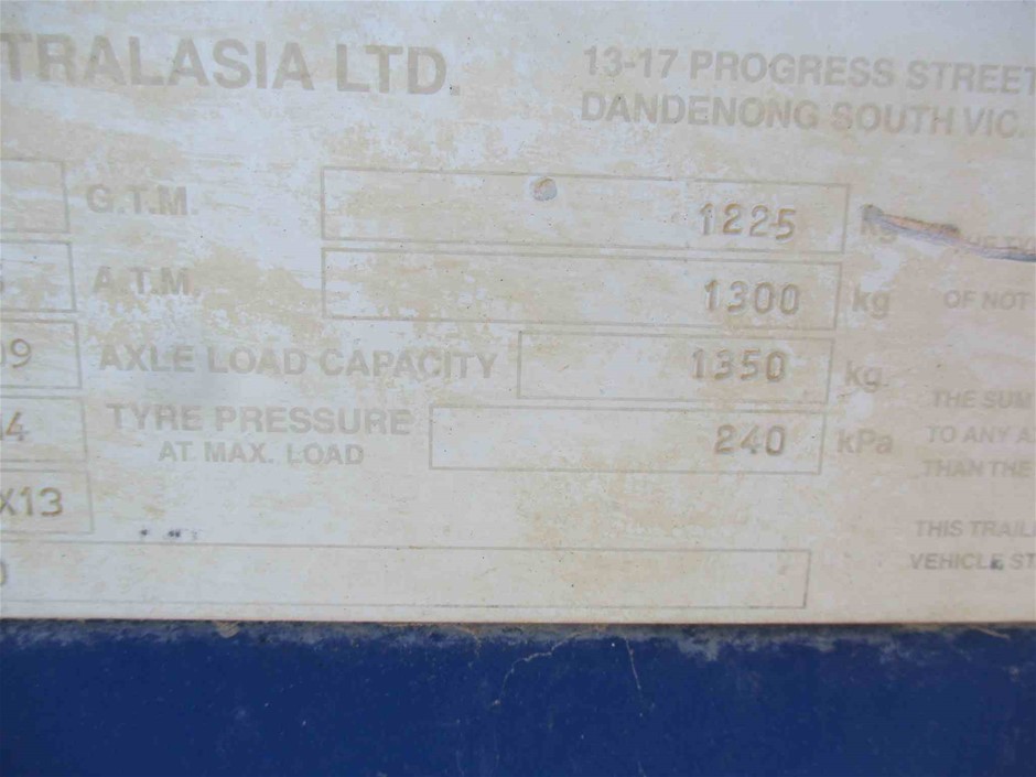 SAMSUNG S24E650BW Color Display Unit + Unknown Brand/Model Monitor Arm