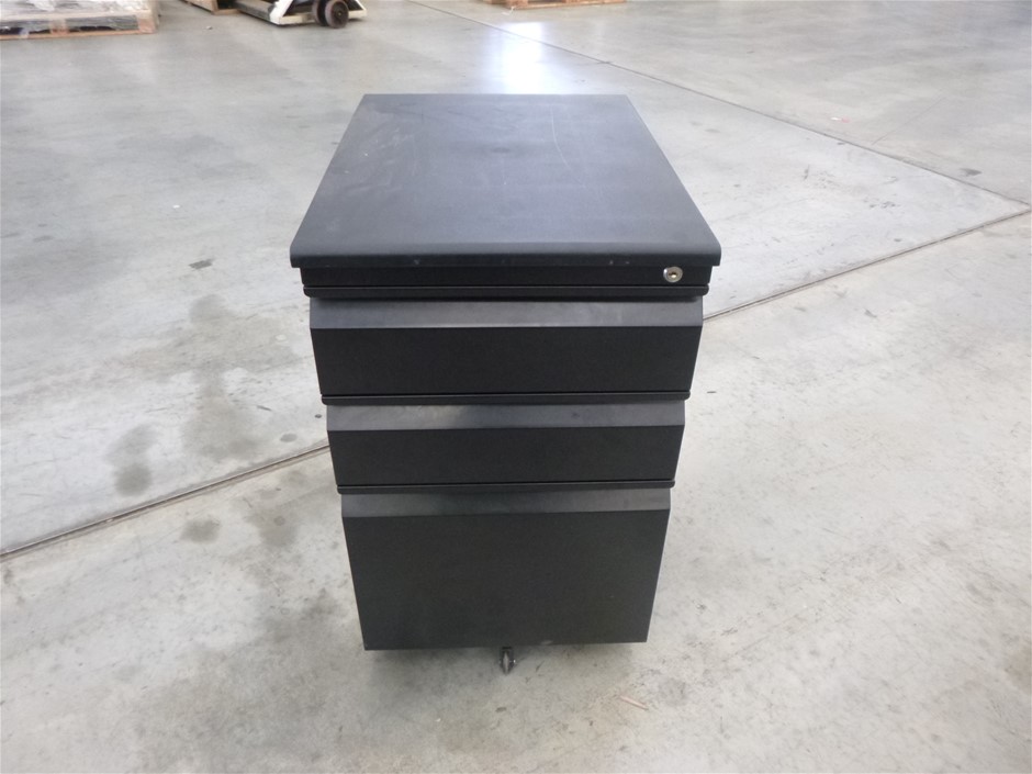 BRIGGS Women's Linen Short, Size M, Dark Tan.  Buyers Note - Discount Freig