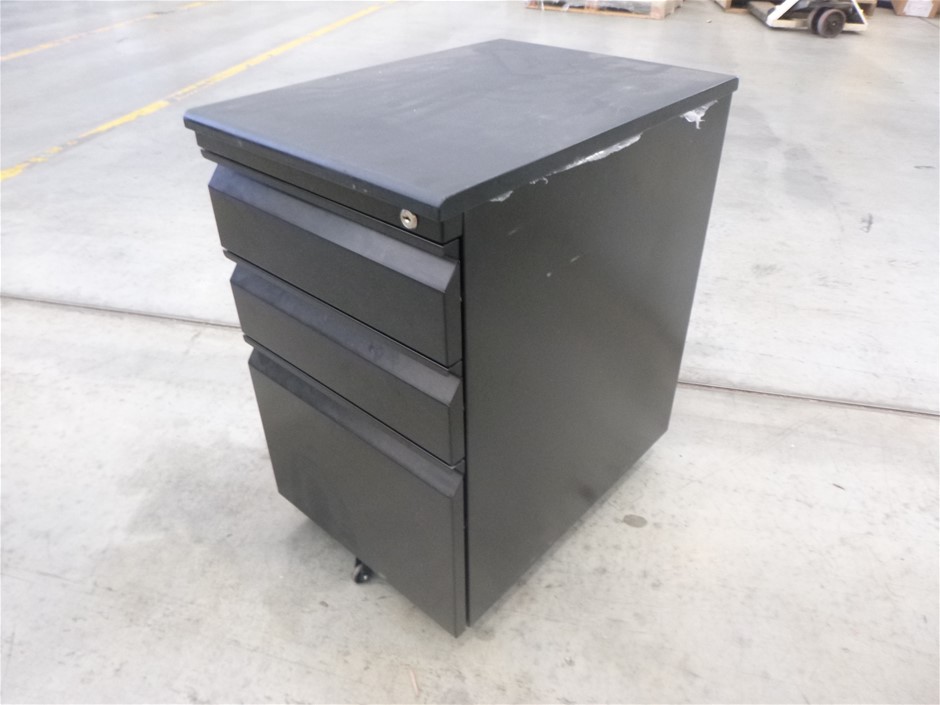 SWIMS Men's Swim Short, Size 2XL, Blue/Aqua.  Buyers Note - Discount Freigh