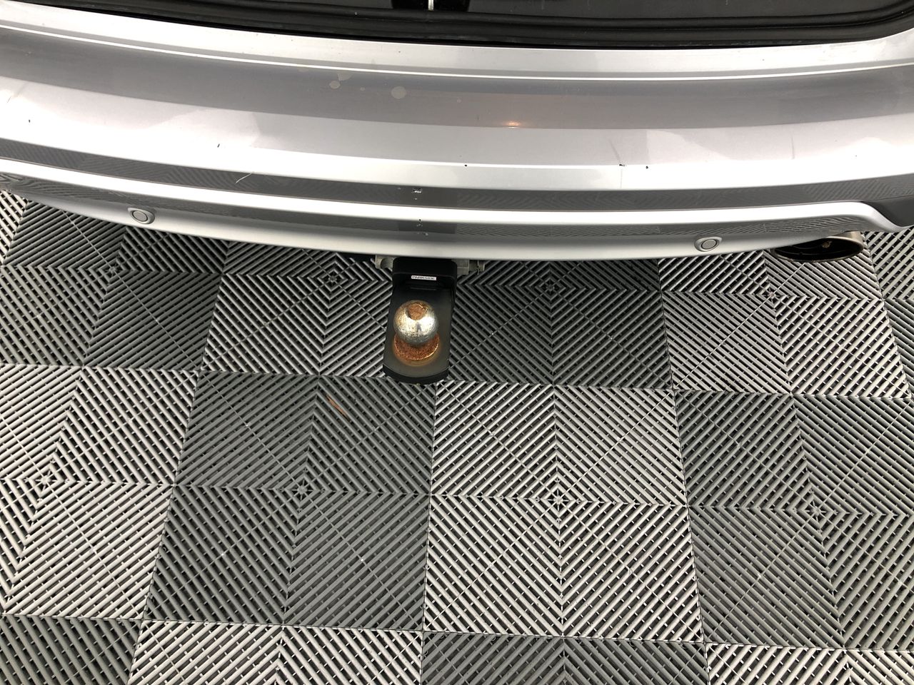 Guess lizard-embossed shoulder bag