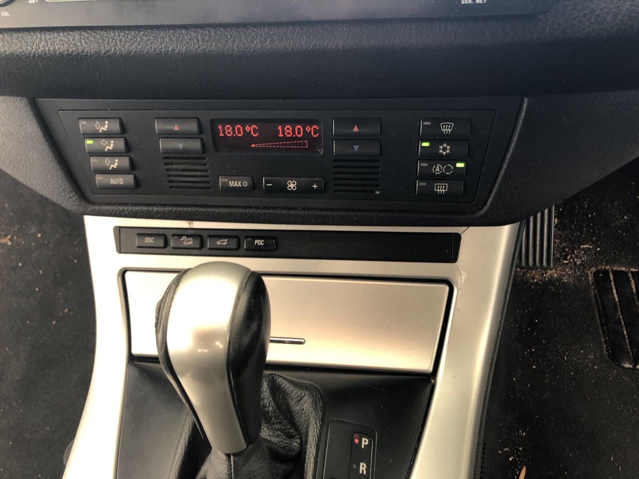 Quantity of 200 1650mm Star Pickets ( Unused),