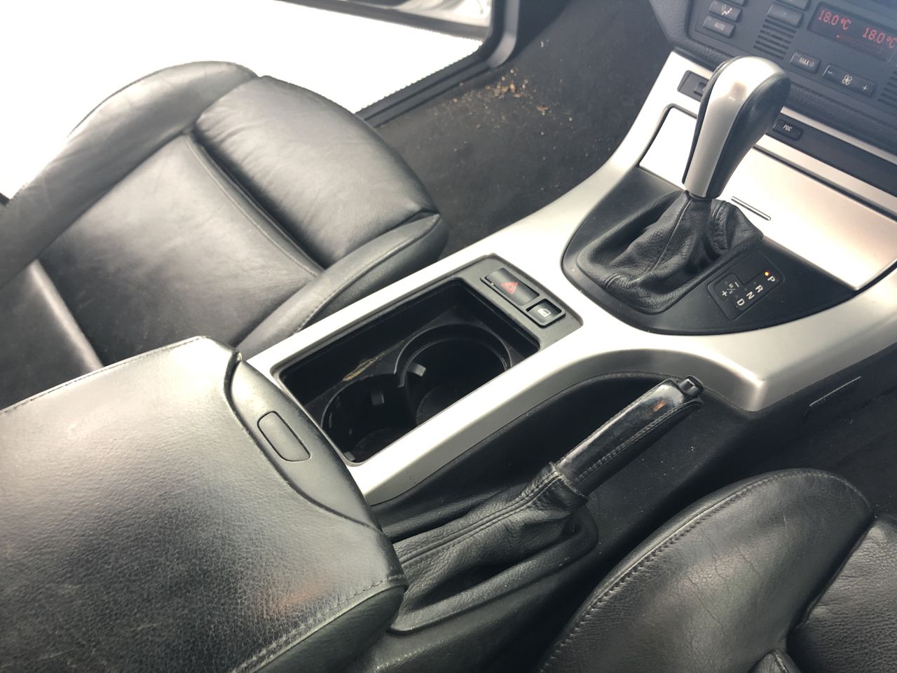 Quantity of 100 1650mm Star Pickets (Unused ),