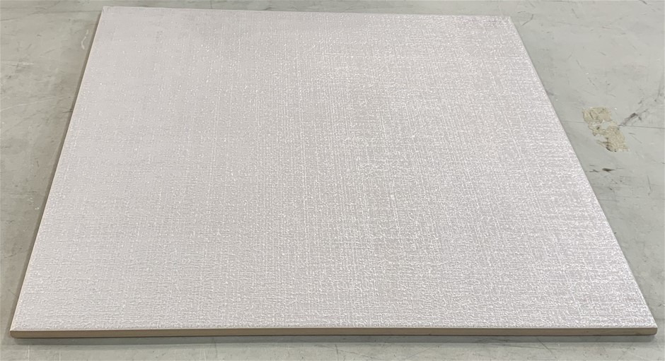 DEWALT Push Mower With 2 x 18V XR 5.0Ah Batteries, DCMWP134P2-XE. NB: Minor