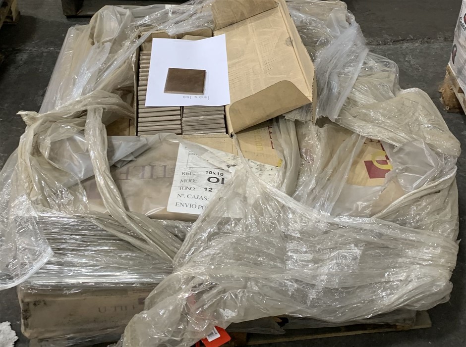 AMAZON Basics 3-Tier Wire Cat Cage Playpen Kennel, Large, 91.44 x 55.88 x 1