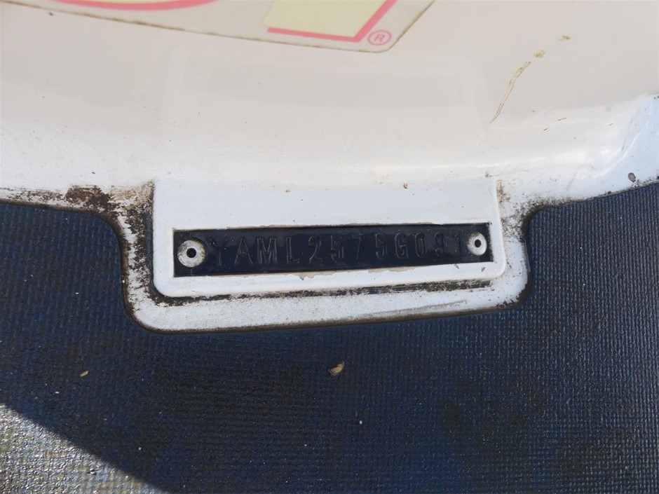 2 x WYPALL Reach Centrefeed Dispenser (6221), Black Portable Dispenser, 1 D