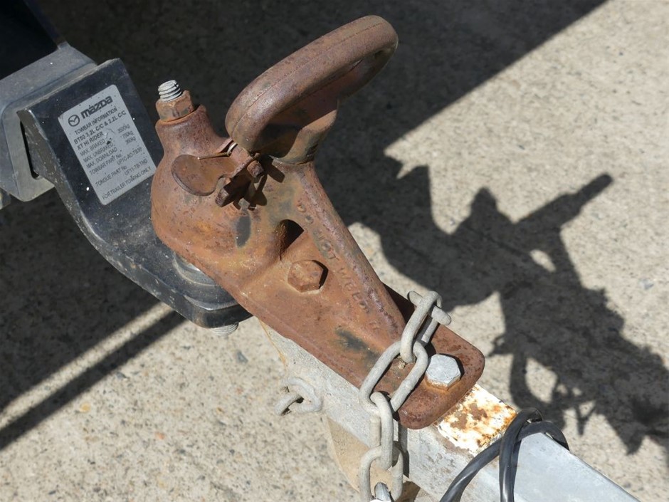 CROCKPOT Digital Slow Cooker with Hinged Lid, Programmable Display, 4.7L, D