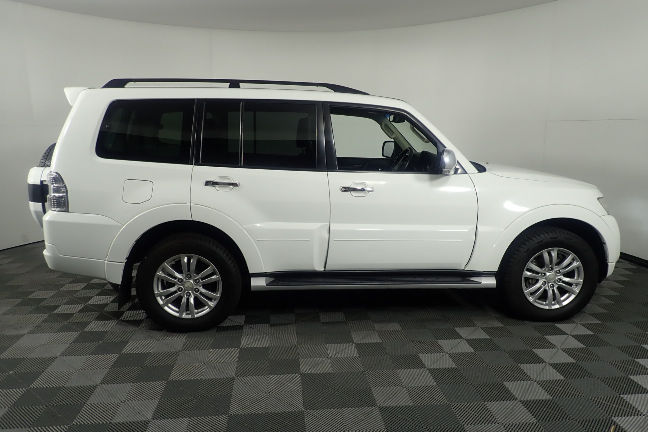 36 Pairs x DERMA CARE Multi-Purpose Light Weight Gloves, Size M, Machine Kn