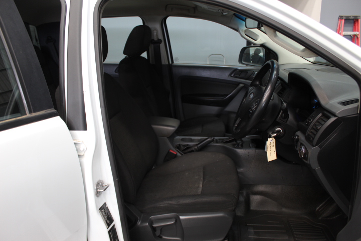 SENSH 2000G Machinists Hammer with Rubber Grip Fibreglass Handle.