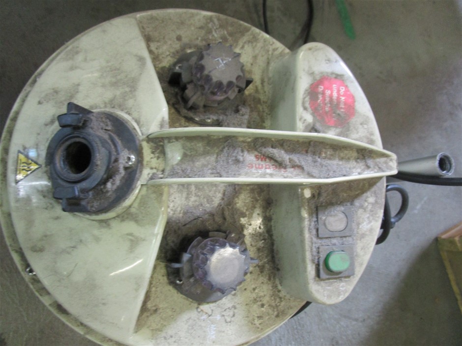 <p>2008 DAF LF55 4 x 2 Refrigerated Body Truck</p>