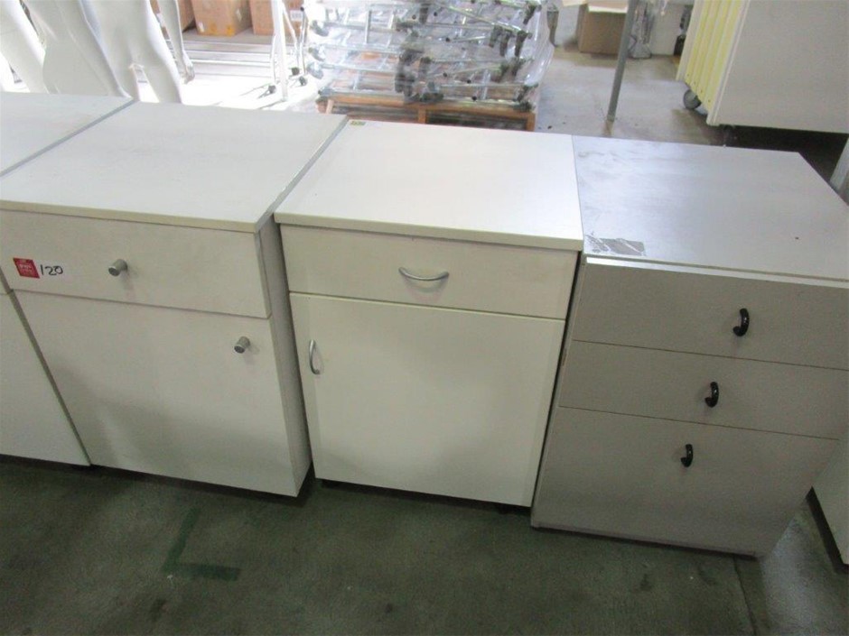 4 x Assorted Headphones. 1 x SENNHEISER HD 450SE Wireless. 1 x HYPERX Cloud