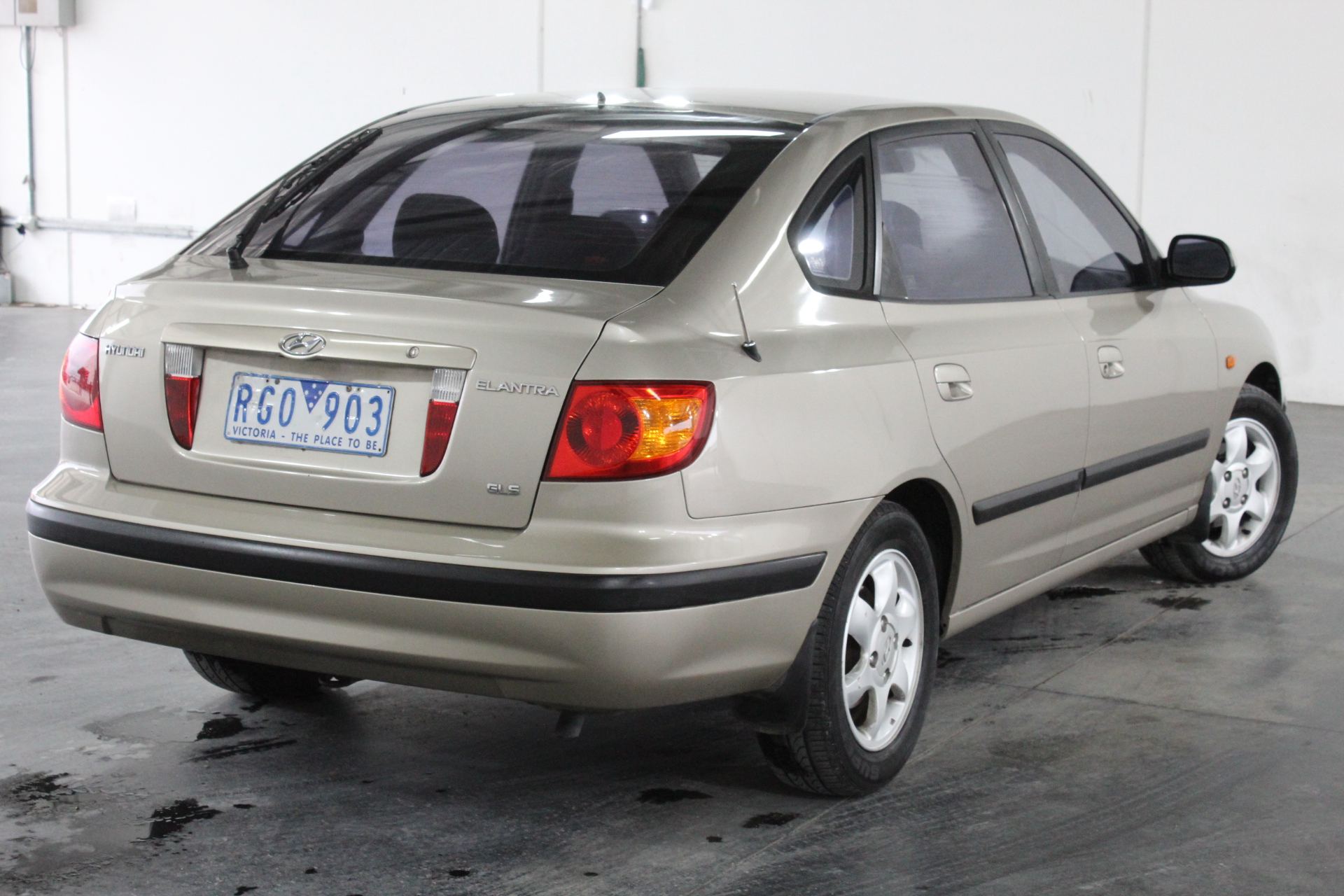 De Bortoli `Sacred Hill` Sparkling Brut NV (6x 750mL), Riverina, NSW.