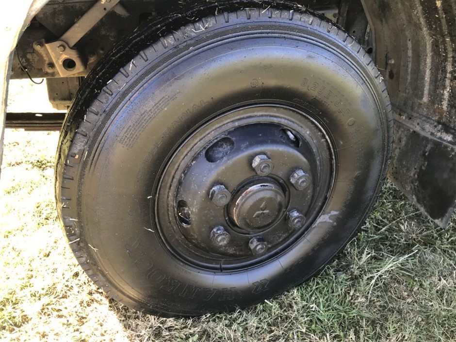 Wolf Blass Red Label Shiraz (6x 750mL), SEA.