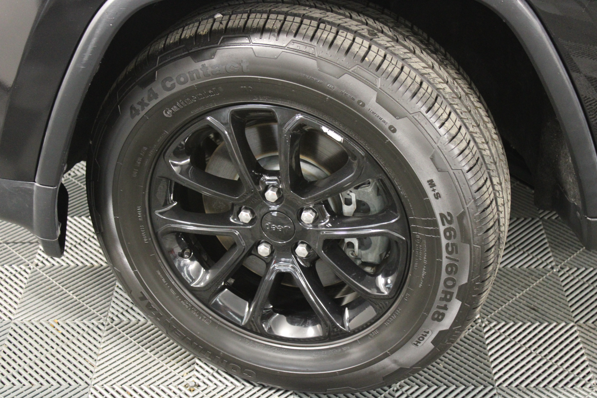 REGALO STORE Top of Stairs Metal Safety Gate, White.