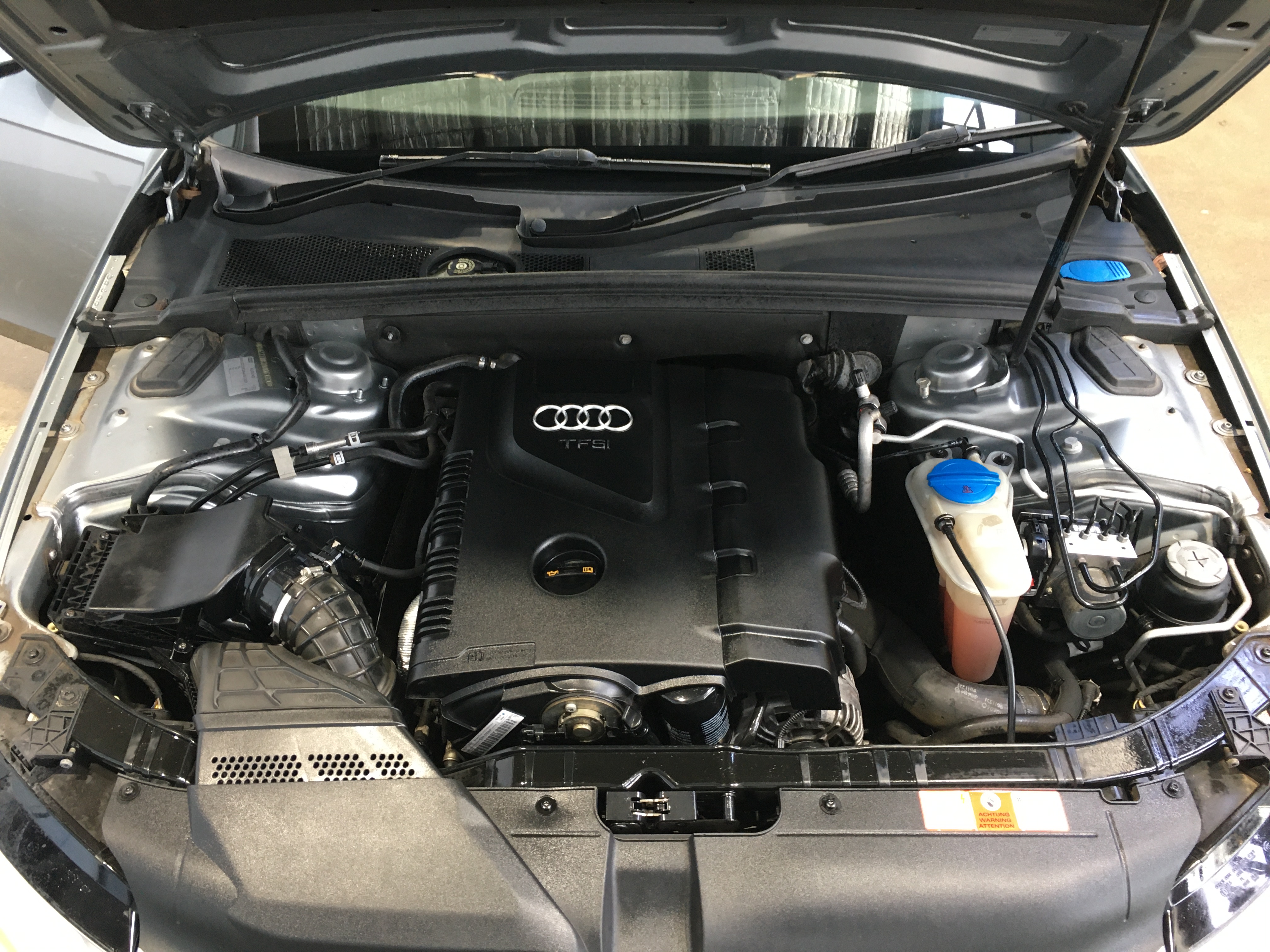 SOL-R-BRITE Solar Street Area Light, 5000 Lumens Motion Activated.