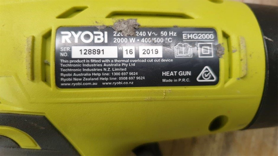 SCHLAGE F40 LAT 619 ULD Latitude Lever with Upland Trim Bed and Bath Lock,