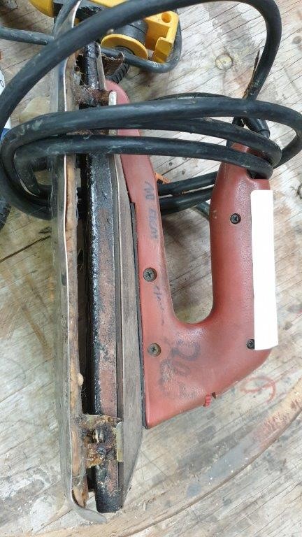 OSKA Long Fibreglass Handle Spade.