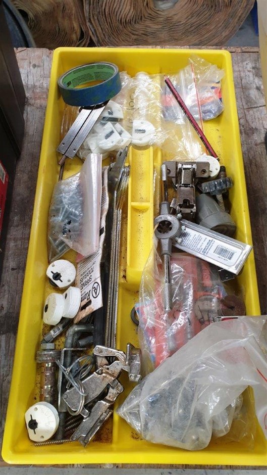 BLACK + DECKER 18V Hammer Drill Kit With Carry Case & 80x Attachments. NB: