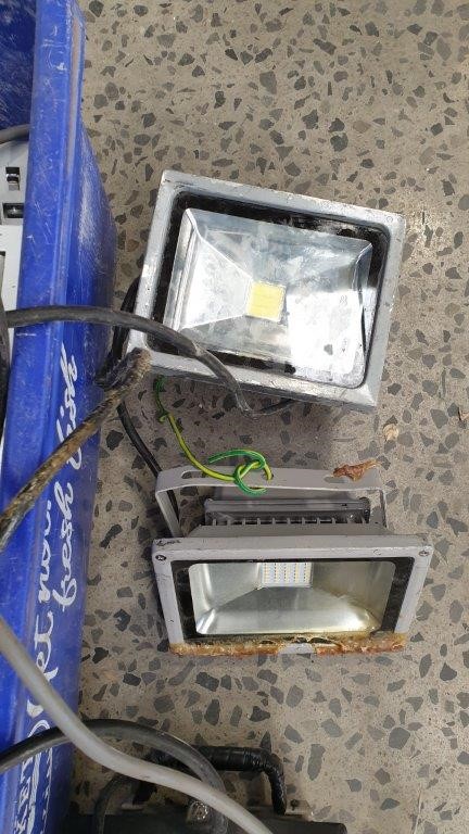 2 x Flat Webb Lifting Slings, WLL 2000kg x2.5M (With Test Cert).