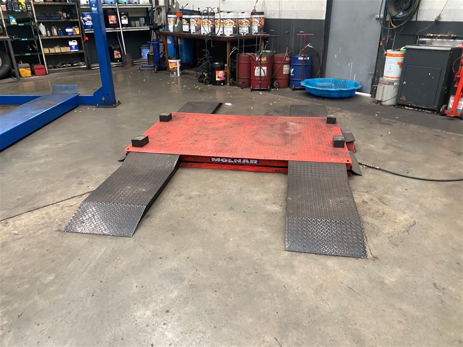 18KGold Filled/ITALY Yellow Bangle -(Stamped 18KGold Filled/ITALY)