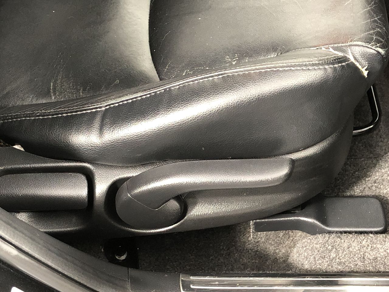 CAT CJ1000DCPAU Jump Starter & Power Station