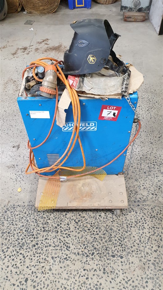 AVANTI Tea Infuser Travel Bottle, 450 ml Capacity.