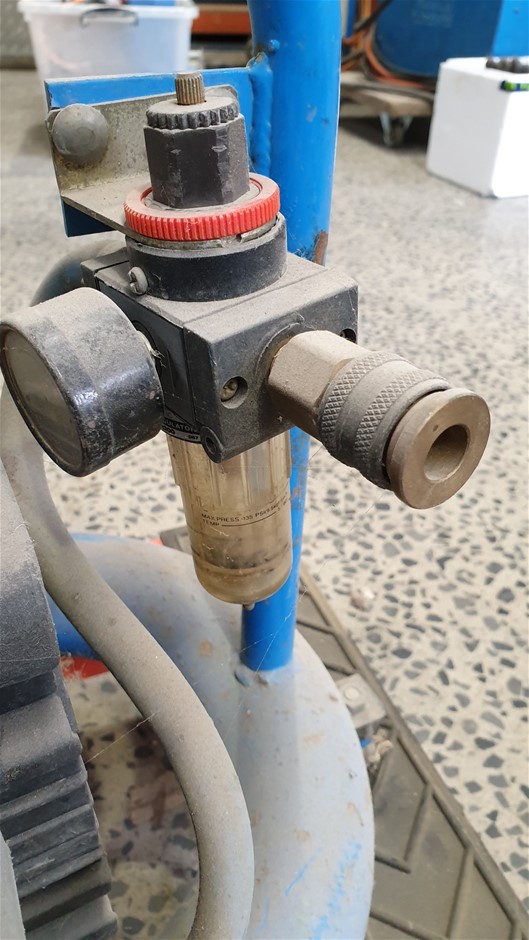 <B>Ripper Tyne Assembly (3 Point Linkage)</B>