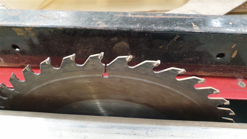 <B>Cummins Truck Engine Block</B>