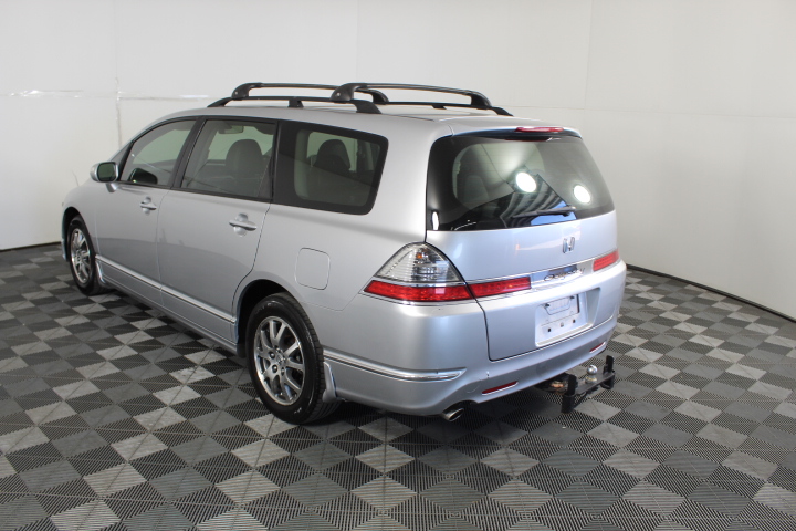 0.20 TCW yellow round various diamonds