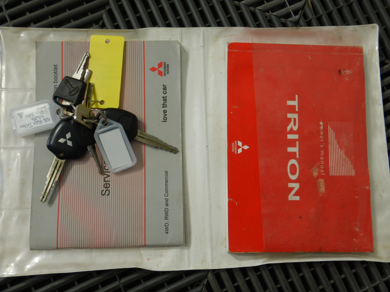 18K White-Filled Cuban Chain Bracelet with Simulated Diamonds - 17.8cm