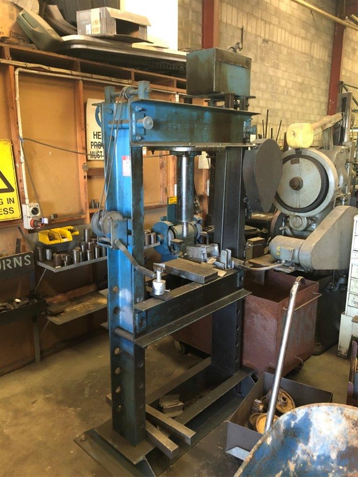 Dee Vine Estate Range Pinot Grigio 2025 (12x 750mL) NSW