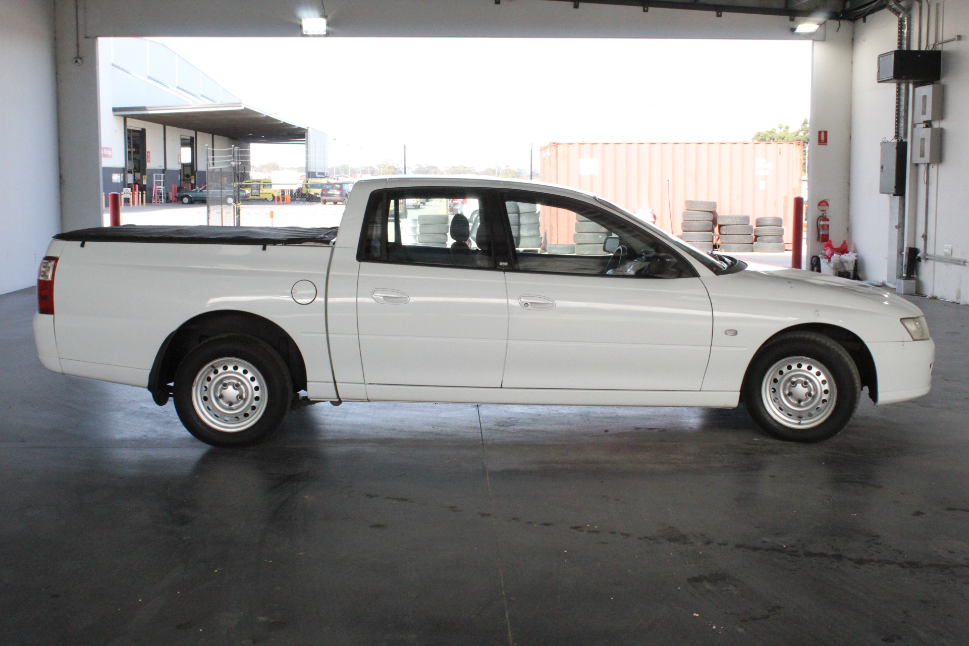 2 Carat round 2 white diamond each CVD Uncertified