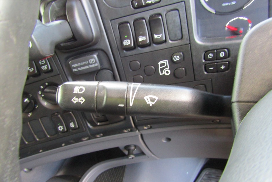 230 Strong Men Cleanskin Shiraz 2022 (12x 750mL) SA