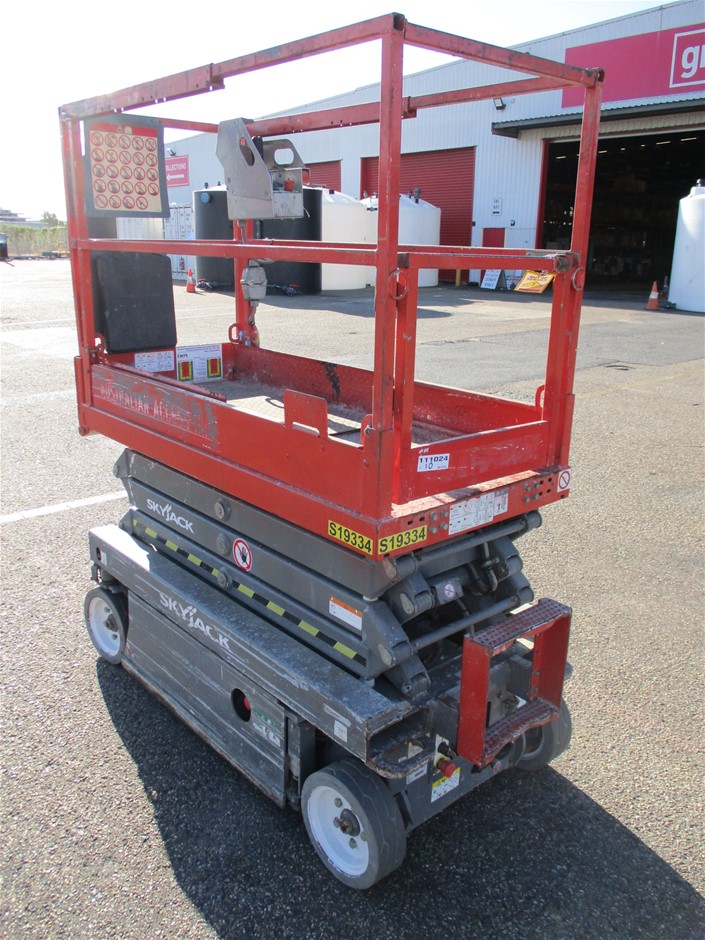 Hewitson The Mad Hatter Shiraz 2002 (2x 750mL), McLaren Vale 5* Prov