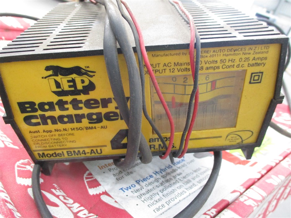 3.20ct Heart GRA Certified Moissanite 925 Silver Clover Pendant Necklace