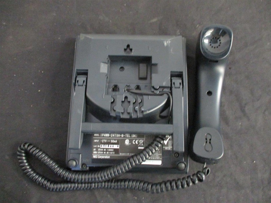 0.12 carat white round 4 diamond