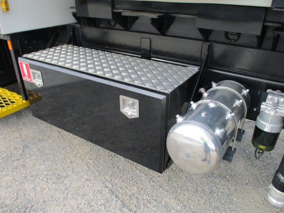 3.86ct marquise 6 Burmese Rubies & Dia. 0.63ct H/SI Ring 18K White Gold