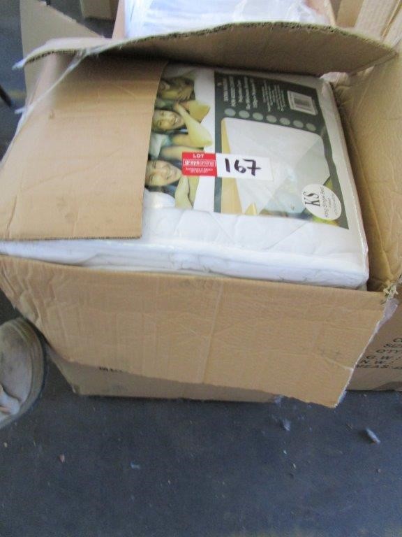 9K Yellow Gold MINI INITIAL 'Q' Bracelet 15.5-19cm