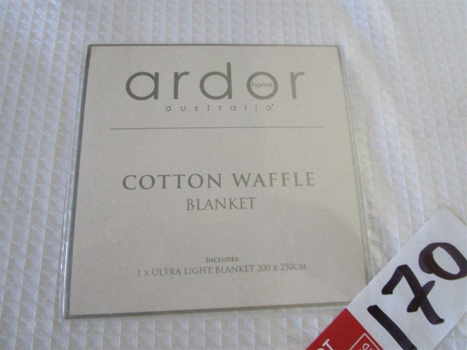 9K Yellow Gold MINI INITIAL 'T' Bracelet 15.5-19cm