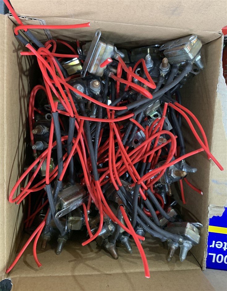 9K Yellow Gold 0.03ct HI I1 DIAMOND BRACELETUE TOPAZ RING