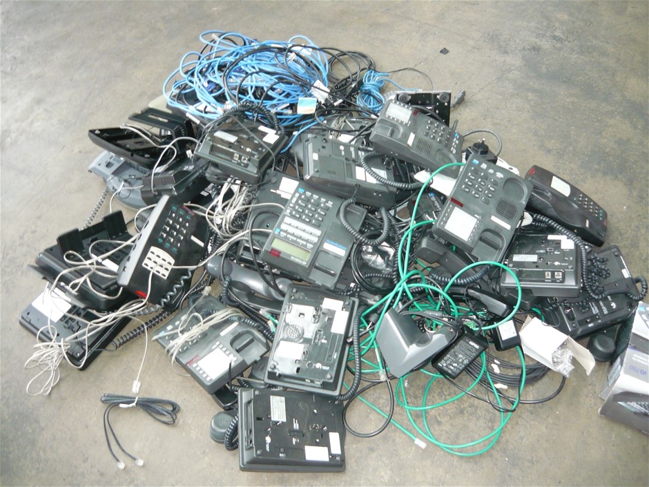 9K WHITE GOLD SOLID HORIZ BAR NECKLACE 41+2cm