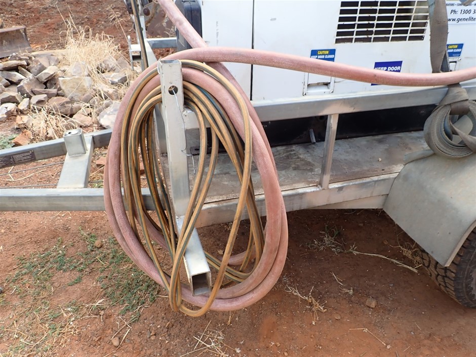 9K WH GLD 0.15CT HI I1 DIAMOND BRACELETUE TOPAZ RI148.