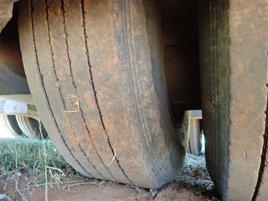 9K Yellow Gold LOCK RING