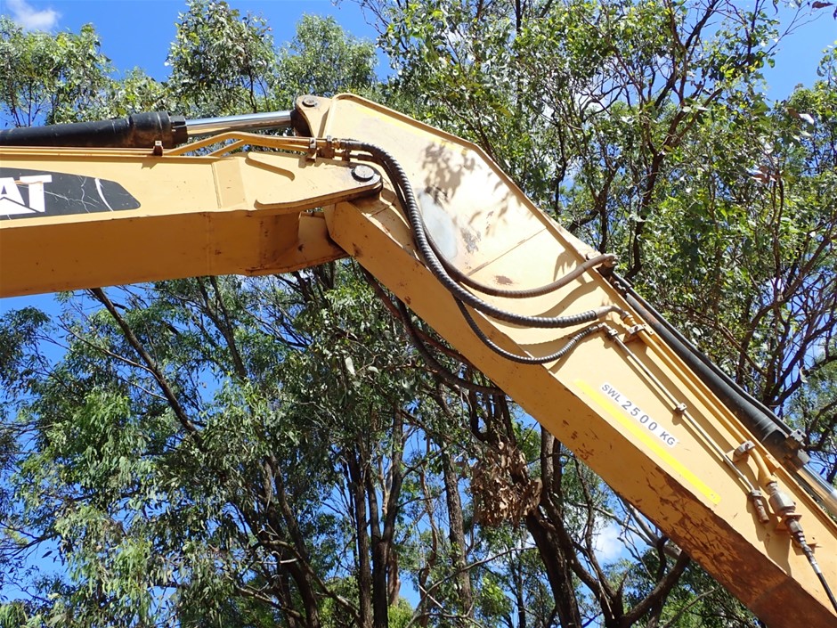 9K YELLOW GOLD 0.12ct F VS LAB DIAMOND PEAR WAVE RING