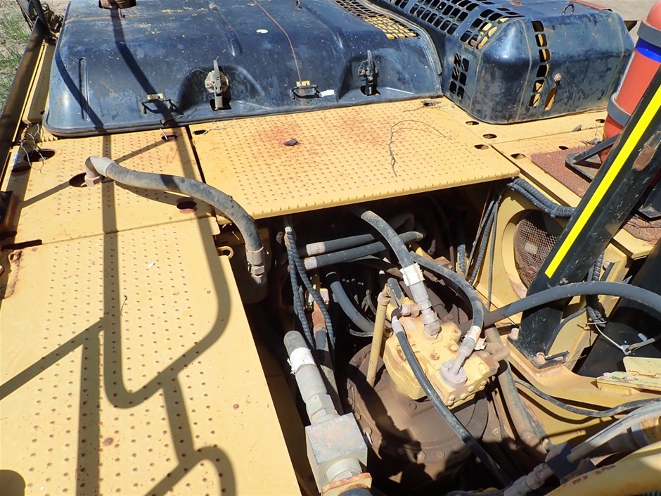 9K WHITE GOLD 0.75ct F VS LAB DIAMOND FLOWER CLUSTER RING