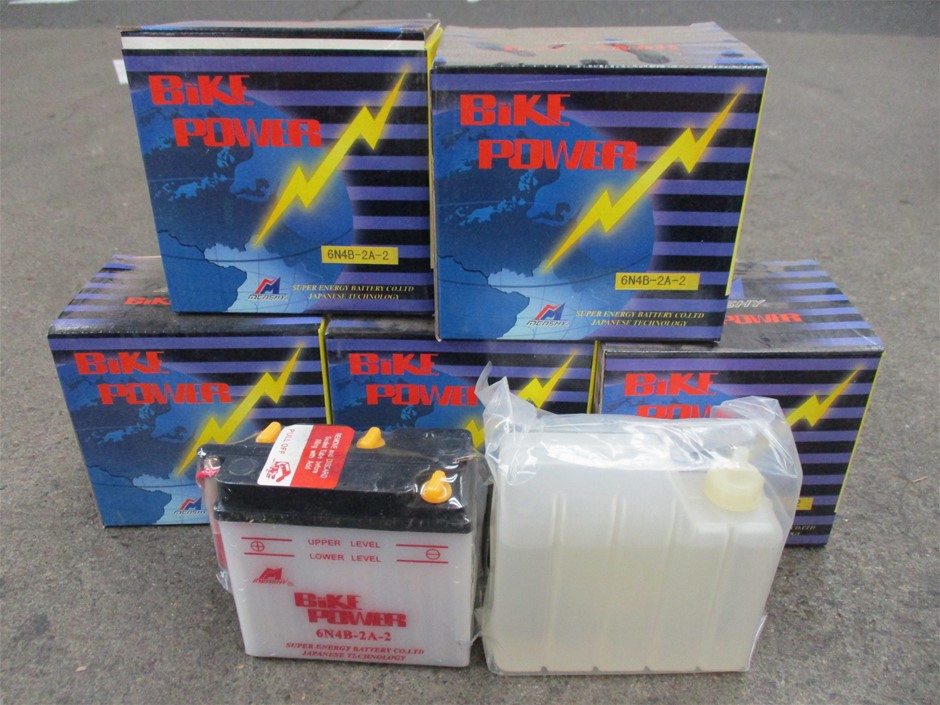 9K WHITE GOLD 1.00ct F VS LAB DIAMOND CLAW SET BAND