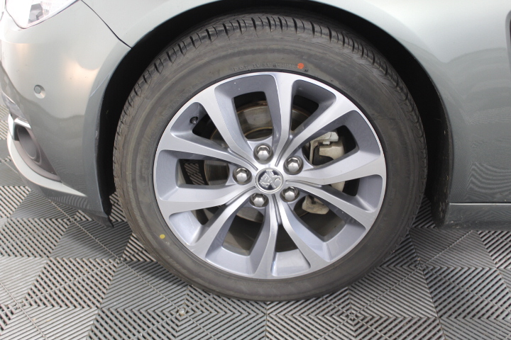 9-10mm Grade AB White Pearl Bracelet.