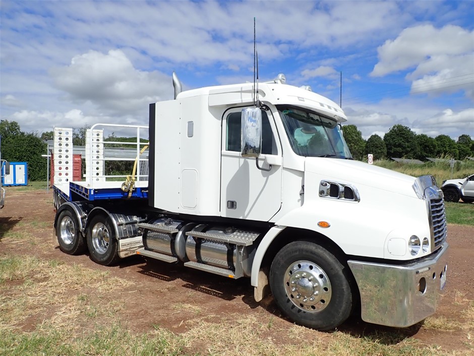 WHITE MOUNTAIN Women's Bari Signature Comfort-Molded Footbed Clog, Black/Su