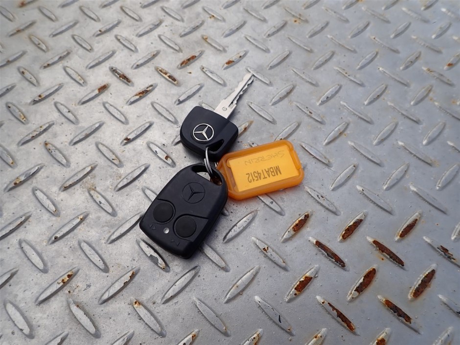 HUSH PUPPIES Men's Gravity Sneaker, US 10.5, Navy Wild (566908). RRP: $170.