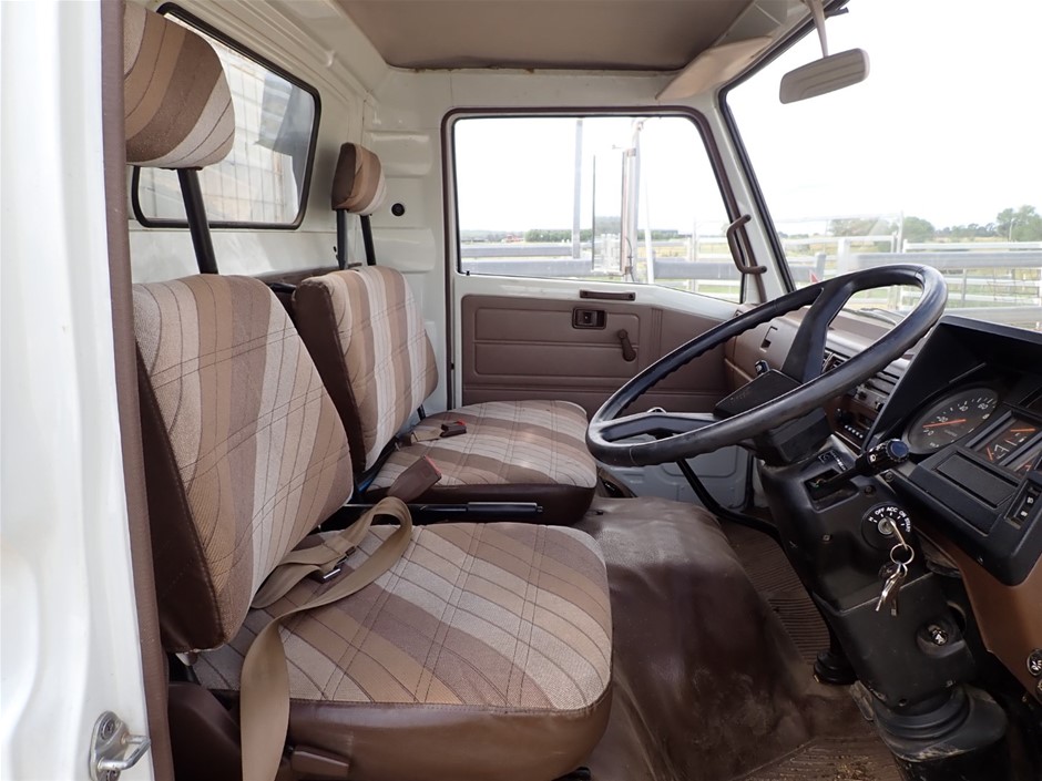 0.07 Carat round 2 white diamond