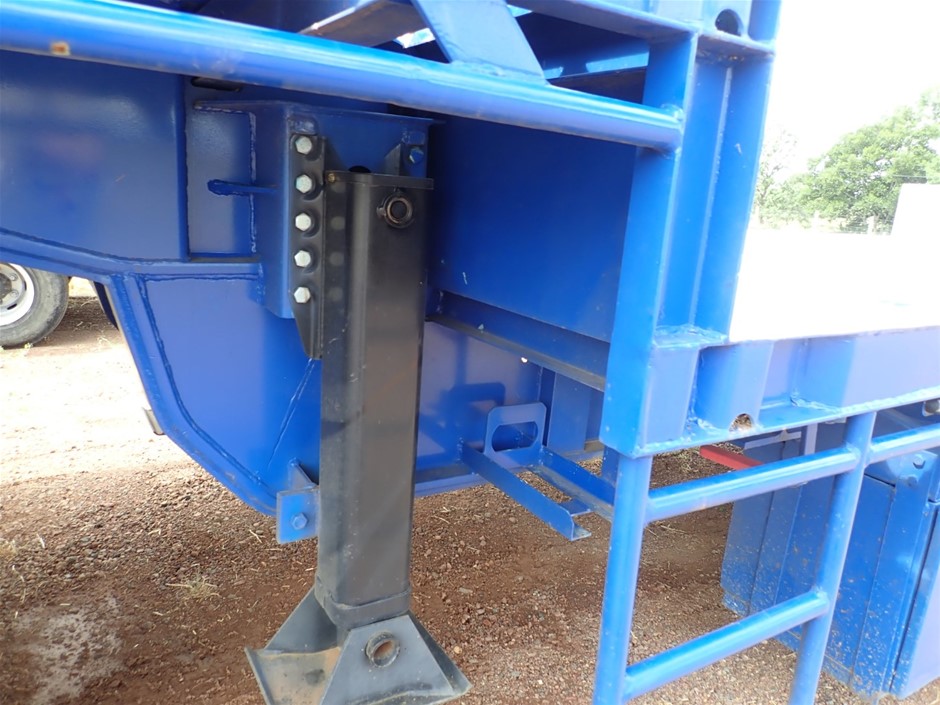 Behringer Eurolive B112W Active 2-way 12" PA Speaker System